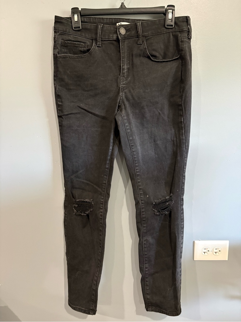 SO Goods For Life Women's Black Skinny Jeans Distressed Knee Size 11/30W Stretch